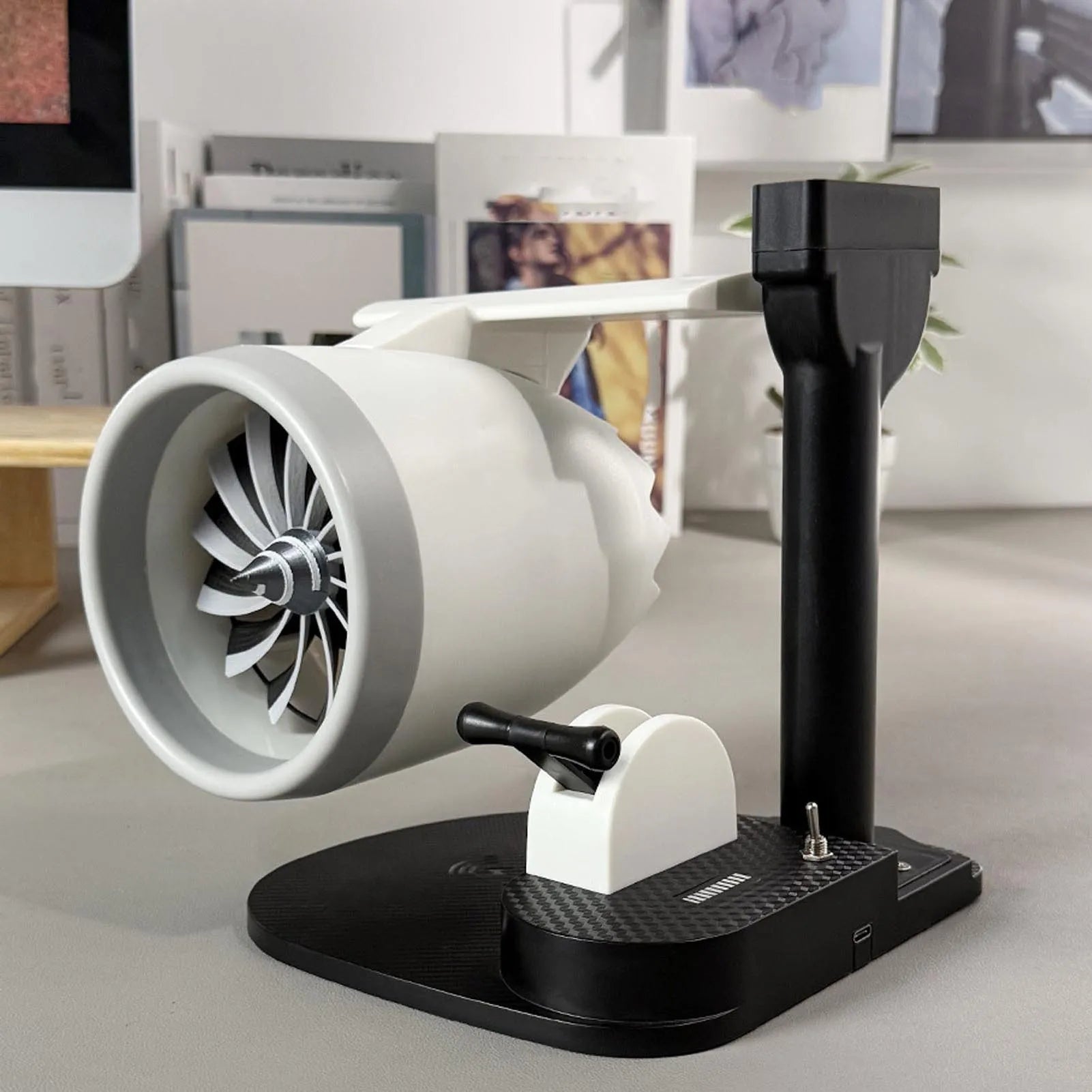 15W 3 in 1 Desktop Turbine Fan 4000Rpm Adjustable Speed Engine Shaped Versatile Desktop Turbine Fan with Humidifier for Office